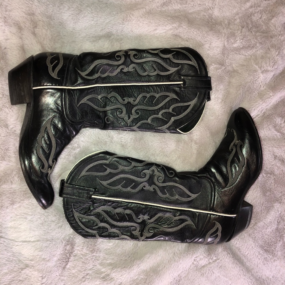Tony Lama boots black with white stitching design